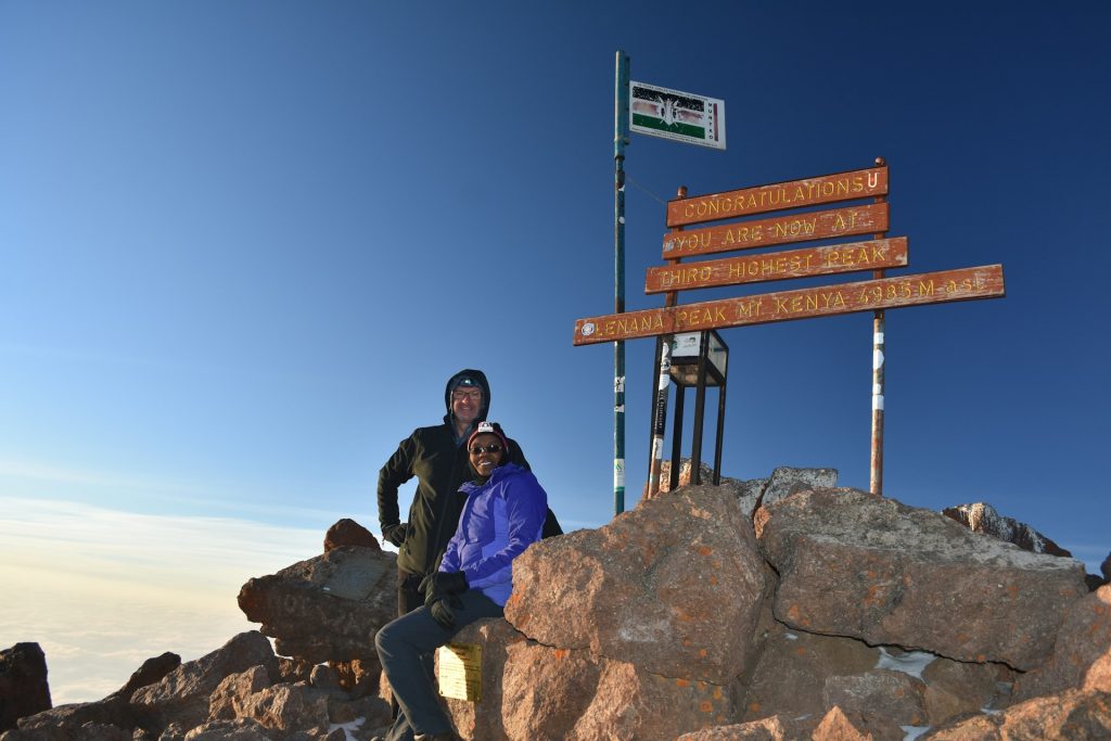 <span class="safaris-country">Kenya</span><br> The thrill of Mount Kenya<br> <span style="font-size:16px;">6 days / 5 nights</span>